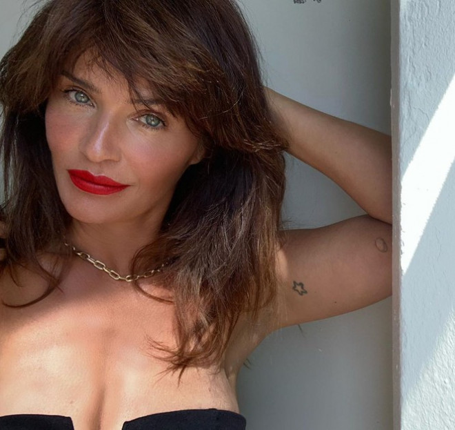 Dáng vóc bốc lửa của cựu thiên thần nội y 52 tuổi Helena Christensen - 17