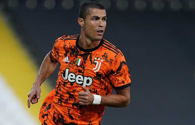 Juventus có thể bán Ronaldo và PSG là một trong những đội đủ khả năng mua