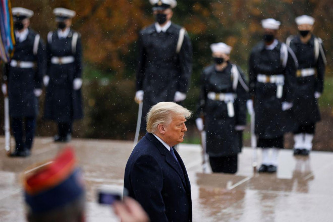 Lễ tưởng niệm cựu chiến binh là sự kiện duy nhất Tổng thống Donald Trump xuất hiện trước công chúng trong 1 tuần qua. Ảnh: NY Post