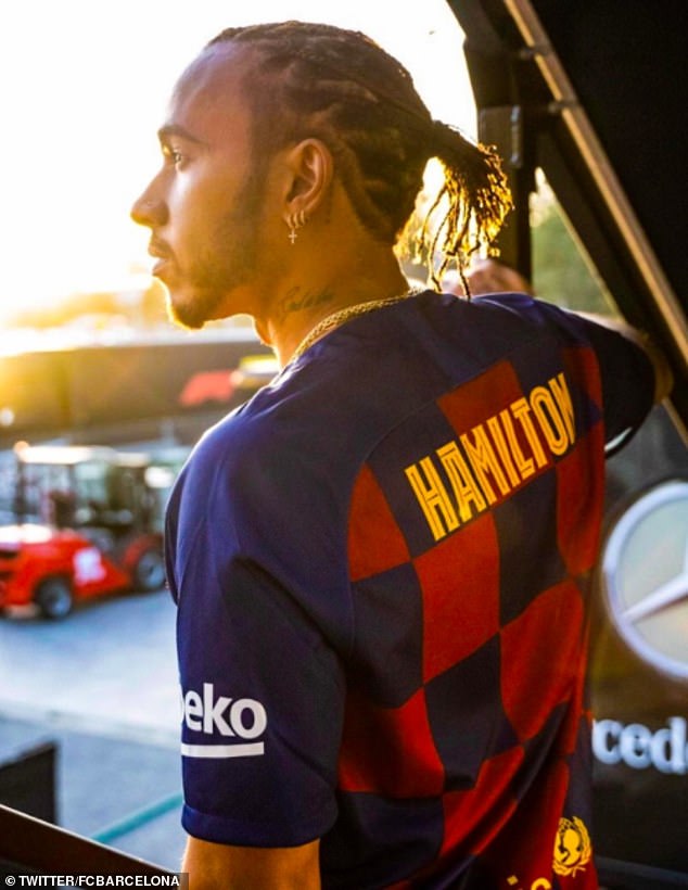 Kỳ tích Hamilton 7 lần vô địch F1: Huyền thoại MU, Barca tung hô ngút trời - 6