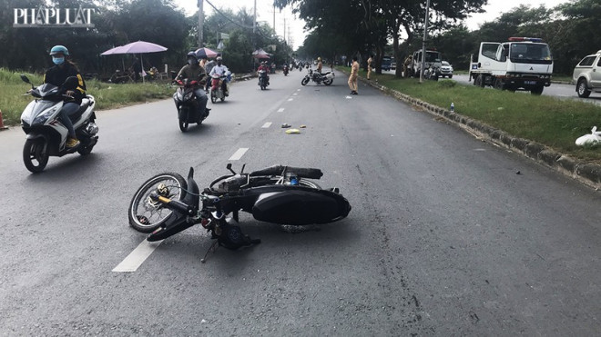 Thanh niên 17 tuổi điều khiển phương tiện không chấp hành hiệu lệnh, tông một CSGT trọng thương trên đường Nguyễn Văn Linh trưa 16-11. Ảnh: HT