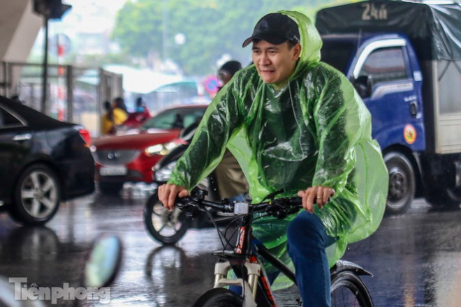 Mức phạt tăng &#39;tiền triệu&#39;, người dân Thủ đô vẫn thờ ơ với khẩu trang khi ra đường - 5