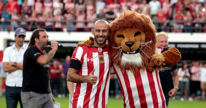 Mascherano bất ngờ tuyên bố giải nghệ trong màu áo Estudiantes