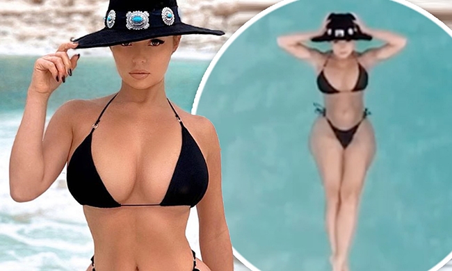 Cũng giống như Kelly Brook, Demi Rose cũng thường xuyên tung ra nhưng shoot hình chụp trong bồn tắm hay dưới nước.&nbsp;
