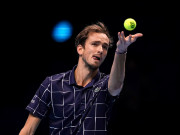 Thể thao - Video tennis Medvedev - A.Zverev: Set 1 hào hứng, kết thúc bất ngờ (ATP Finals)