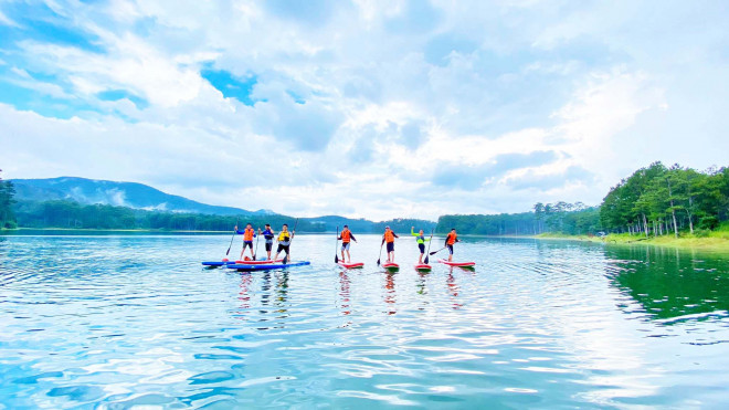 Chèo thuyền kayak - Ảnh: Ngô Anh Tuấn.