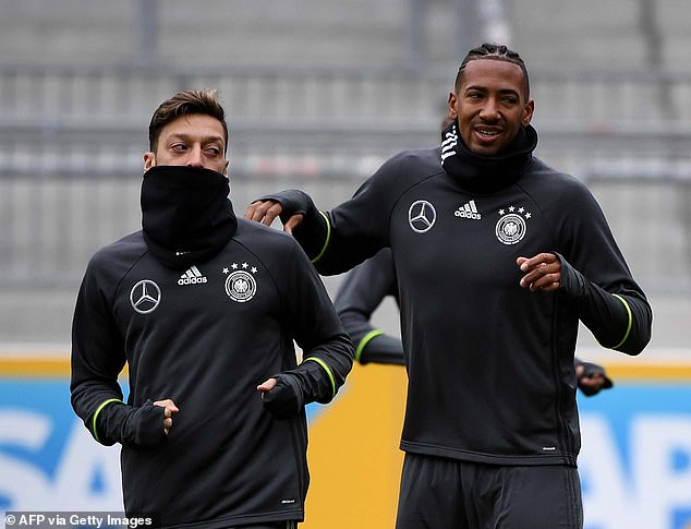 Ozil kêu gọi triệu tập trở lại người đồng đội cũ Jerome Boateng