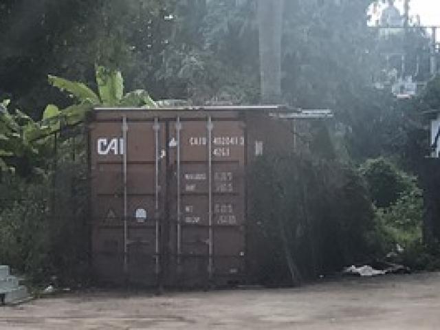 Gần hai năm, lô gỗ sưa "trăm tỷ" ở Hà Nội vẫn nằm trong thùng container