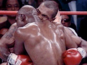 Thể thao - Nguy cơ trò bẩn vụ Mike Tyson tiếp tục cắn tai Evander Holyfield nếu tái đấu