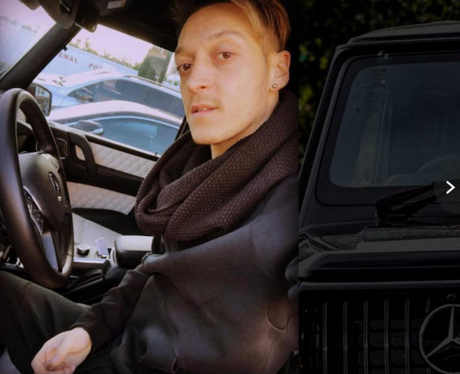 Ozil cũng lái G Wagon.