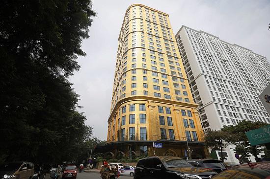 Tờ Thời báo Hoàn Cầu của Trung Quốc ngày 20/11 đã đưa một bài đăng về khách sạn Dolce Hanoi Golden Lake ở Thủ đô Hà Nội, Việt Nam, và gọi đây là "Khách sạn hoàng kim".