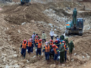 Tin tức trong ngày - Phát hiện thi thể công nhân bị sạt lở vùi lấp giữa lòng sông tại Rào Trăng 3