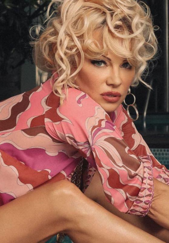 Pamela Anderson U60 vẫn xứng danh &#39;bom gợi cảm&#39; - 1