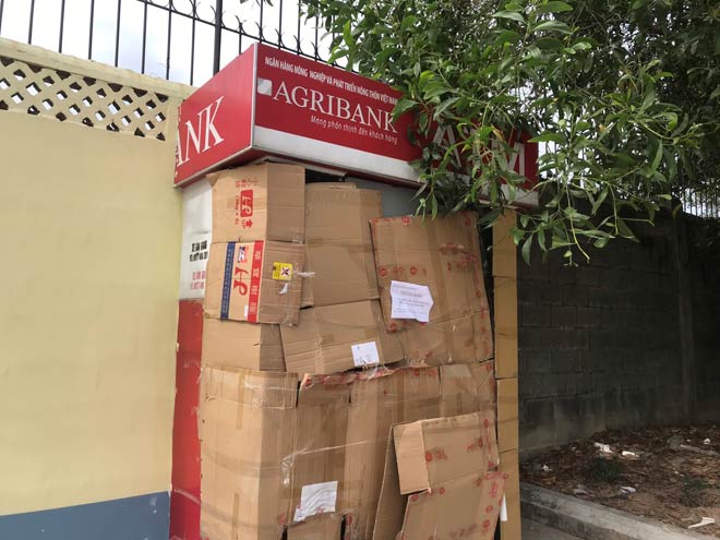 Trụ ATM bị "đạo chích"&nbsp;đập phá để trộm tiền nhưng bất thành