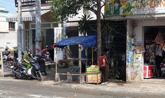 Công an sau đó có mặt phong tỏa hiện trường, khám nghiệm điều tra. Ảnh: NT