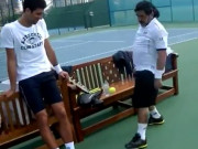 Bóng đá - Maradona làm &quot;ảo thuật&quot; với trái bóng tennis khiến Djokovic nể phục