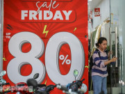 Thị trường - Tiêu dùng - Nơi chen nhau, nơi lác đác vài khách trong sáng ngày Black Friday