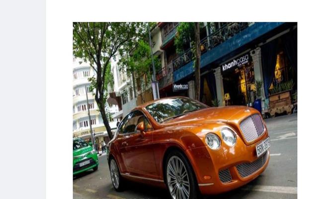 Hiện nay, tại Việt Nam, có trên 30 chiếc Bentley Continental GT Speed. Tuy nhiên, mẫu xe mà thiếu gia Phan Thành sở hữu lại có màu cam “độc nhất”.
