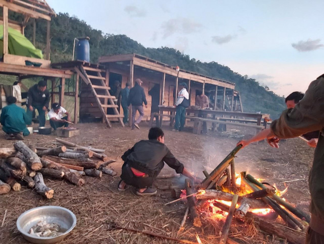 Theo đúng lịch trình thì nhóm 27 du khách, 7 người địa phương sẽ ở khu vực trại bò Tà Giang - ảnh: UBND huyện Khánh Sơn