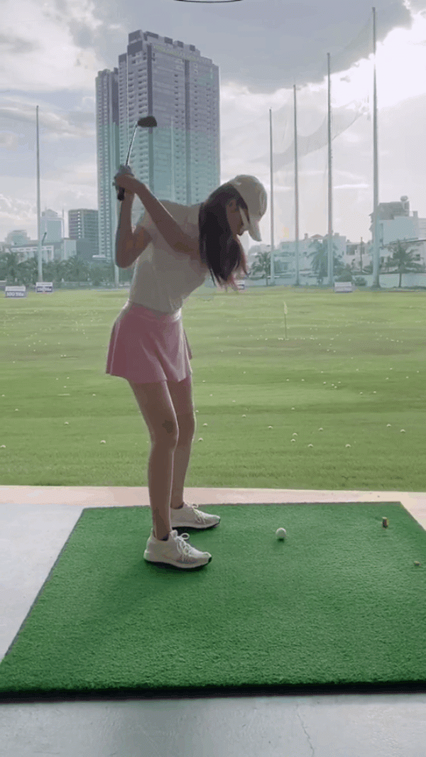 MC Mai Ngọc và thời trang chơi golf gây chú ý - 4