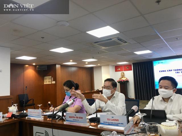Giám đốc Sở Y tế TP.HCM Nguyễn Tấn Bỉnh trả lời tại họp báo