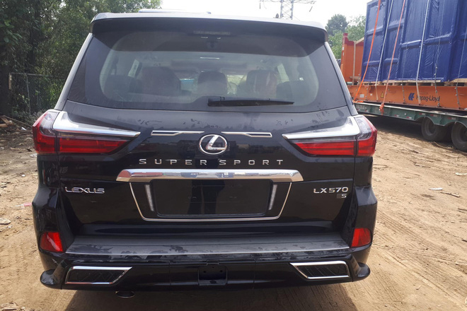 &#34;Xe nhà giàu&#34; Lexus LX 570 Super Sport S 2021 nhập tư về Việt Nam giá hơn 9 tỷ đồng - 3