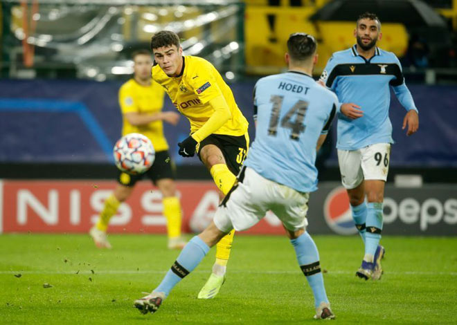 Dortmund là đội duy nhất giành vé sớm dự vòng 1/8 Champions League đêm qua sau trận hòa 1-1 với Lazio