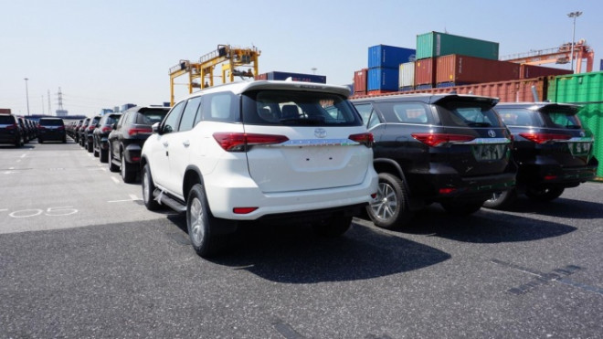 Cục Hải quan các địa phương sẽ chia sẻ dữ liệu nguồn gốc xe nhập khẩu với Cục CSGT, bãi bỏ thủ tục xác nhận tờ khai nguồn gốc xe nhập khẩu. Ảnh: Lam Anh
