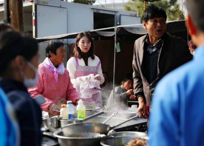 Cô Lệ Lệ cho hay, bán súp&nbsp;dê chỉ là một công việc kinh doanh của cô. Sau khi đóng quán, cô lại đi bán trái cây, mỹ phẩm.&nbsp;
