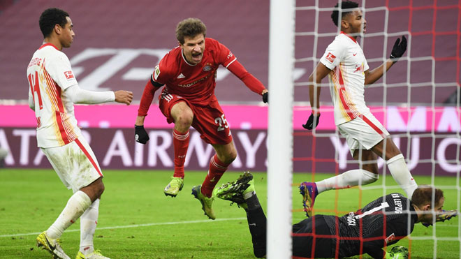 Bayern Munich gặp khó trước RB Leipzig nhưng vẫn thoát hiểm khi Thomas Muller tỏa sáng