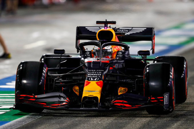 Verstappen nhanh nhất vòng phân hạng Q2