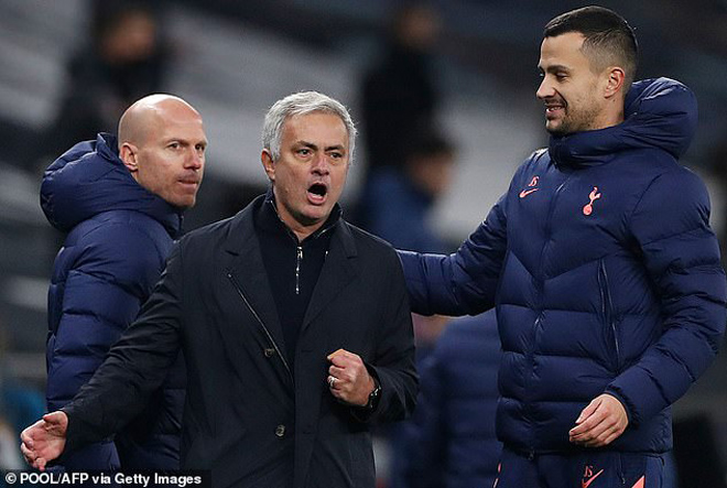 Mourinho đang áp dụng chiến thuật "phòng ngự phản công" hiệu quả cho Tottenham