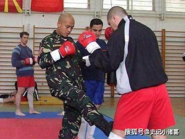 Đặc nhiệm “khét tiếng” Trung Quốc tung chiêu lạ hạ vệ sĩ Tổng thống