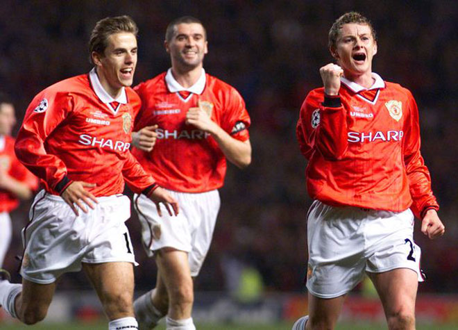 Phil Neville đứng lên bảo vệ Solskjaer