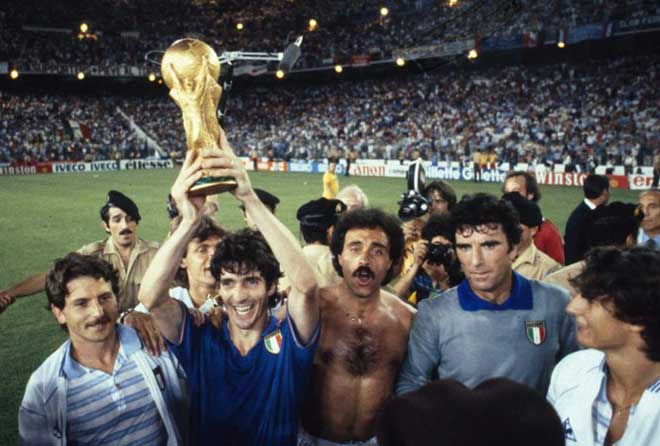 Huyền thoại bóng đá Italia Paolo Rossi qua đời - 1