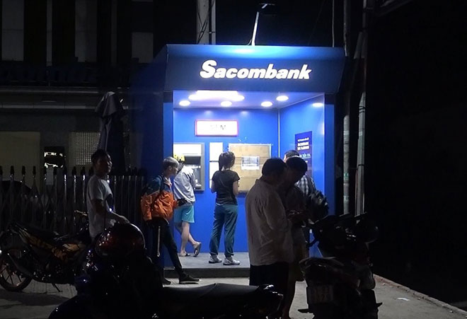 Hiện trường vụ đập phá trụ ATM