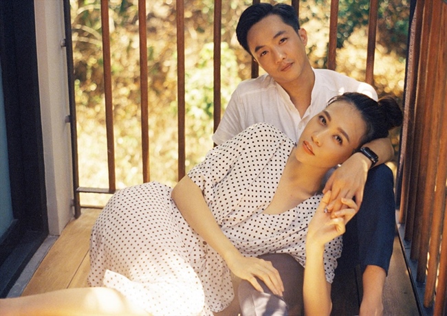 Sau khi kết hôn, vợ chồng Cường Đô la - Đàm Thu Trang vừa chào đón con gái đầu lòng vào tháng 8 vừa qua. Trên trang cá nhân, cặp đôi thường chia sẻ hình ảnh bình dị bên tổ ấm nhỏ.
