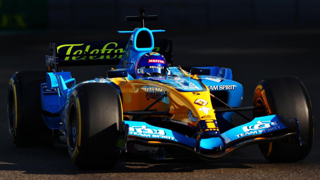 Alonso trở lại trên chiếc Renault R25 tại Abu Dhabi