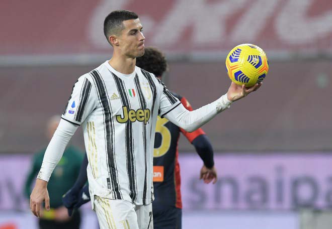 Ronaldo lập cú đúp penalty vào lưới Genoa