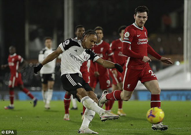 Liverpool chơi không tốt và bị Fulham chọc thủng lưới trước ở sân Craven Cottage