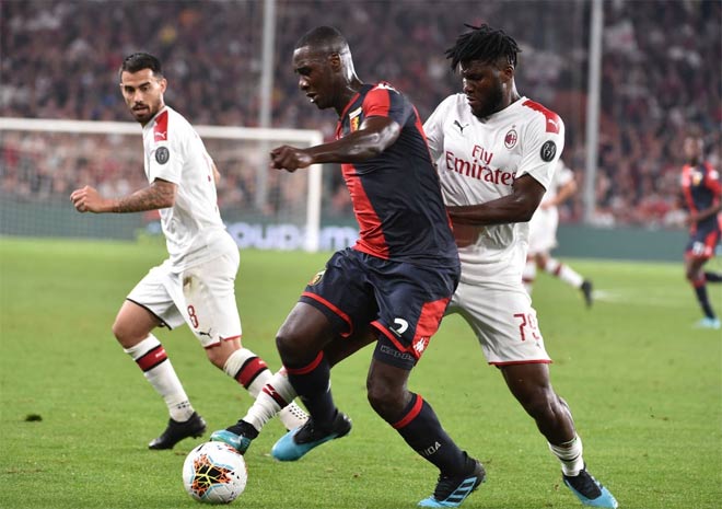 Gặp đội áp chót Genoa là cơ hội tốt để AC Milan củng cố ngôi đầu bảng