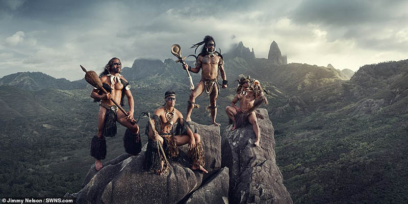 Những hình ảnh tuyệt đẹp về bộ lạc biệt lập nhất thế giới - 1