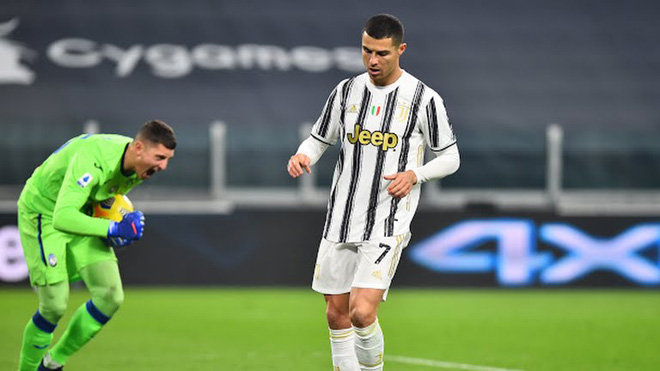 Ronaldo sút hỏng phạt đền, Juventus bị cầm hòa trên sân nhà