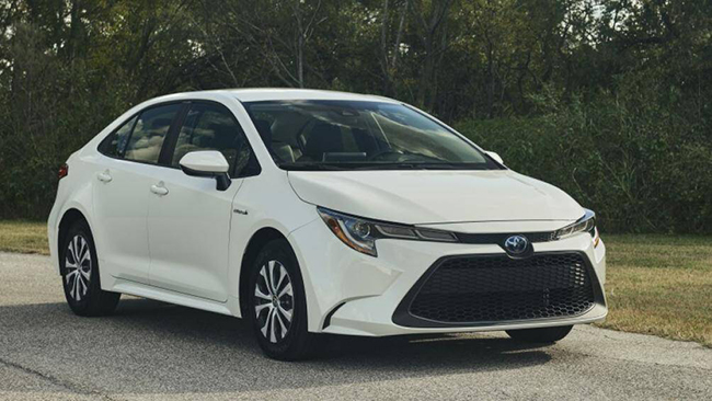 4. Toyota Corolla Hybrid 2021 (giá khởi điểm: 23.400 USD)
