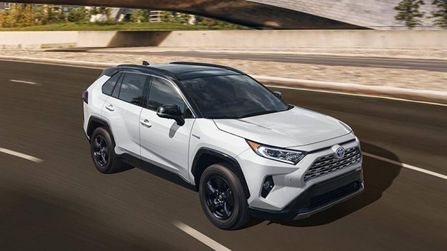 7. Toyota RAV4 Hybrid 2020 (giá khởi điểm: 28.350 USD)
