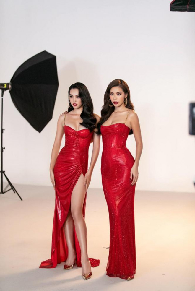 Tiểu Vy-Minh Tú đọ sắc với váy dạ hội đỏ rực, khoe đường cong sexy khiến fans &#39;ngây ngất&#39; - 1