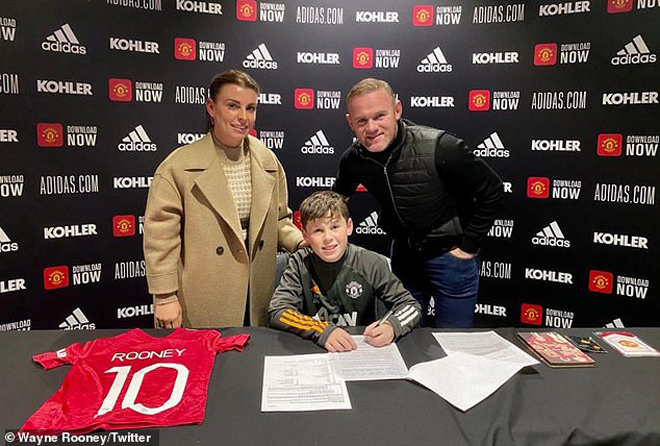 Kai Rooney ký hợp đồng cùng học viện bóng đá MU