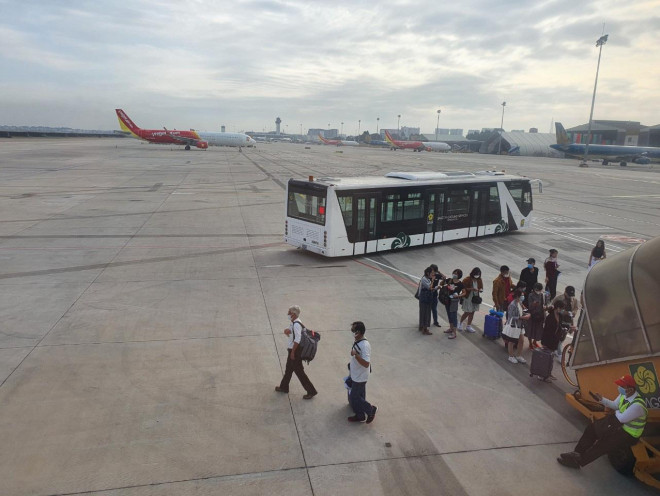 Nhu cầu đặt vé Tết Nguyên Đán bắt đầu tăng cao. Ảnh: Lam Giang.