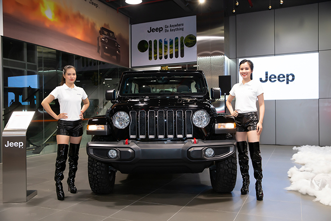 Ra mắt showroom xe Jeep chính hãng đầu tiên tại Việt Nam - 10