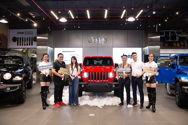 Ra mắt showroom xe Jeep chính hãng đầu tiên tại Việt Nam - 14